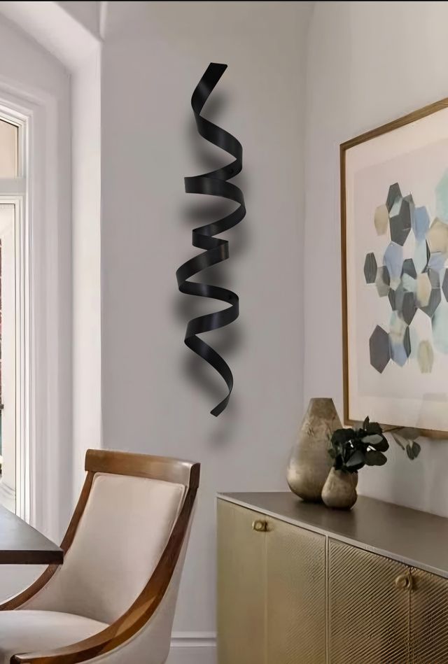 Black Wall Twist