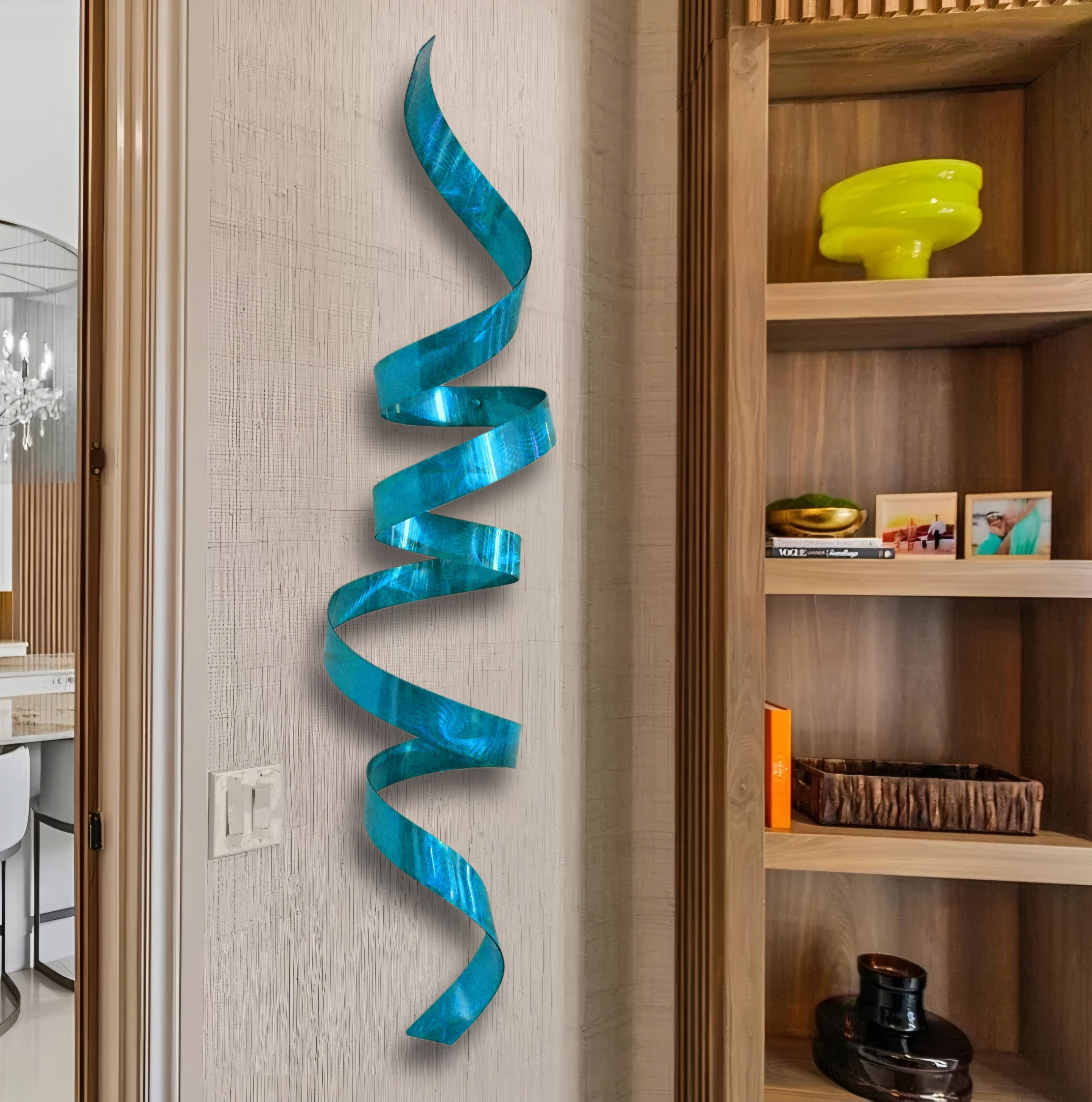 Aqua Wall Twist